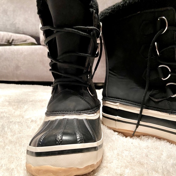 3M Thinsulate Shoes - BOGO - Black Water Resistant Boots